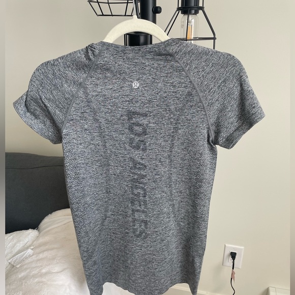 Lululemon Swiftly Tech Short Sleeve 2.0 *City - Picture 4 of 5